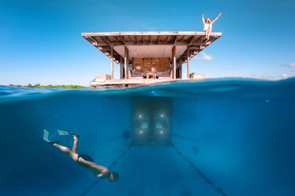 Metà casa immersa nell'oceano