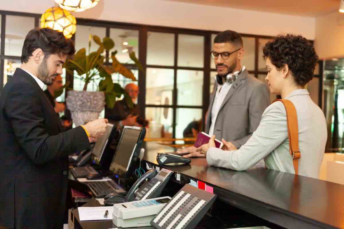 check in di persona obbligo