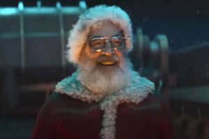 J. K. Simmons interpreta Babbo Natale in Uno Rosso