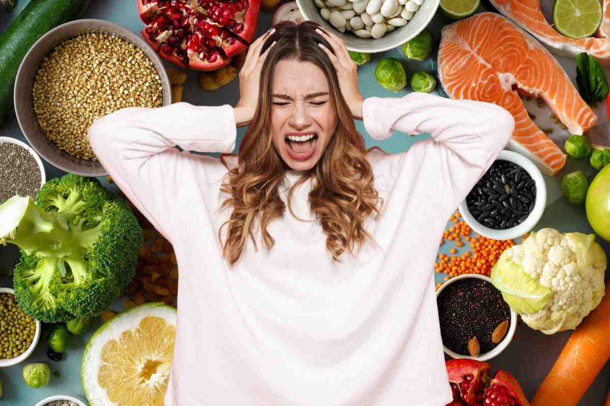 Vari alimenti disposti in tavola