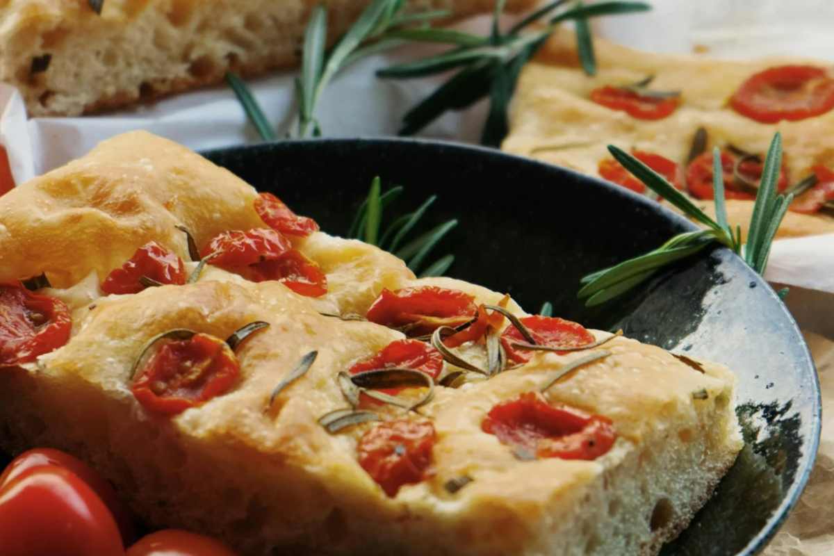 Focaccia morbida tradizionale di Bari