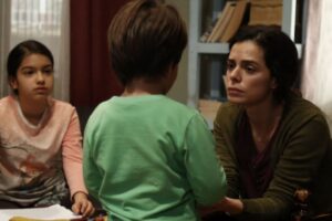 La giovane vedova con i figli