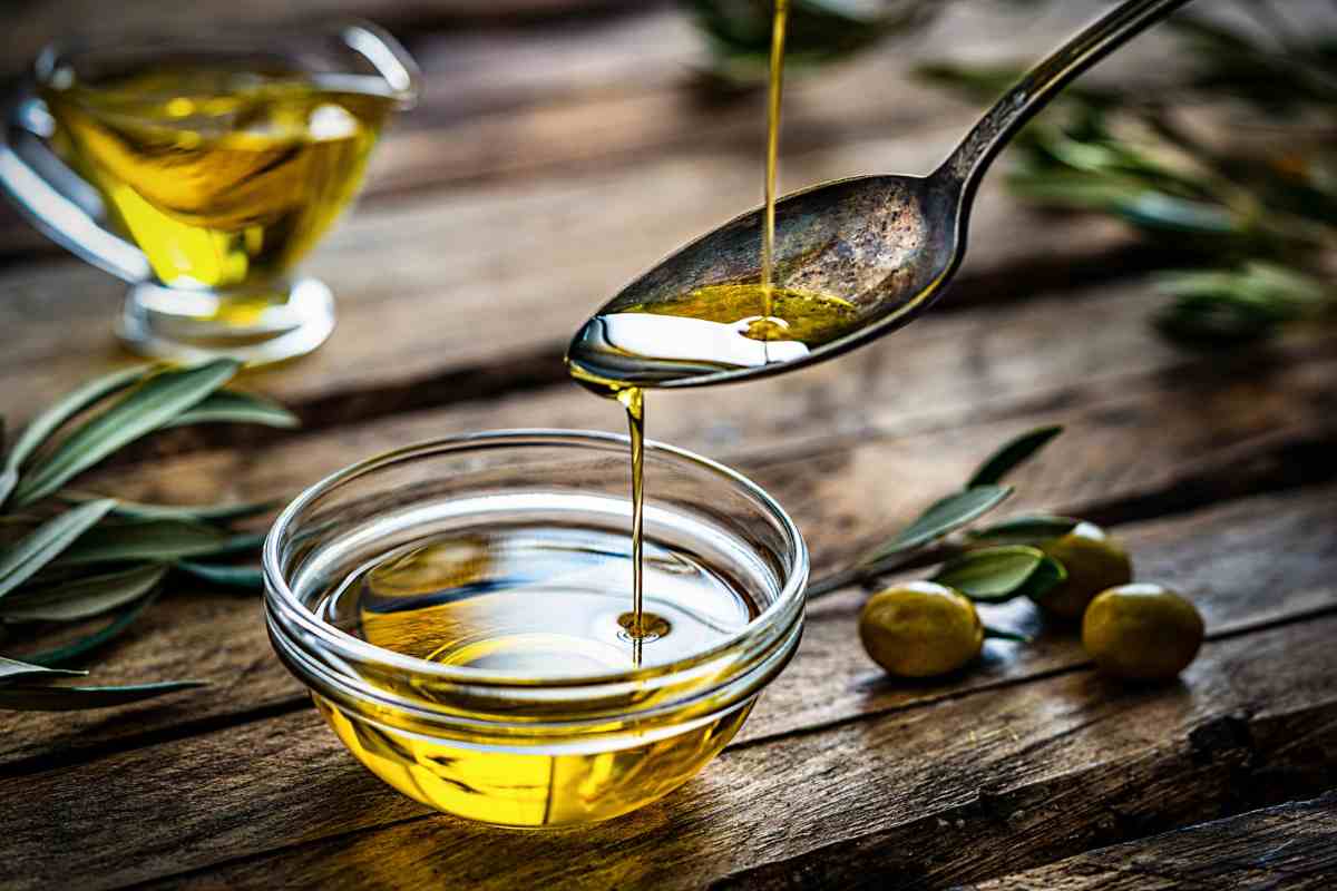 Olio extravergine di oliva puro di qualità