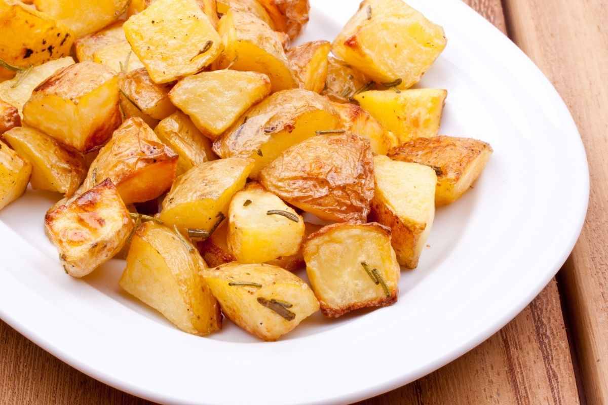 Piatta di patate come contorno
