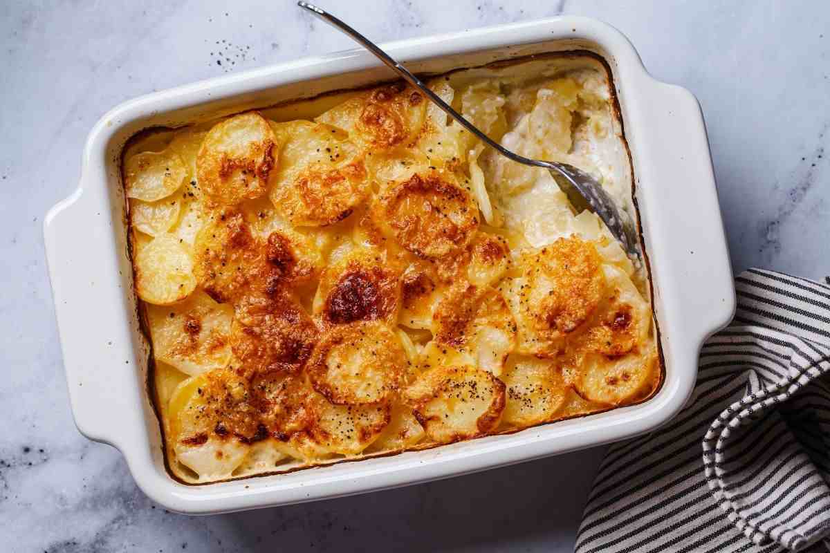 Teglia di patate cotte al forno